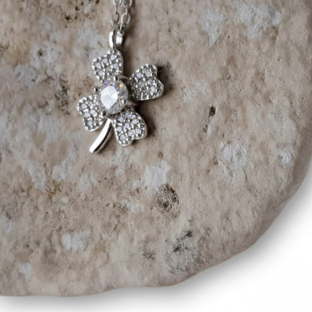 925 sterling silver clover necklace with moissanite stone