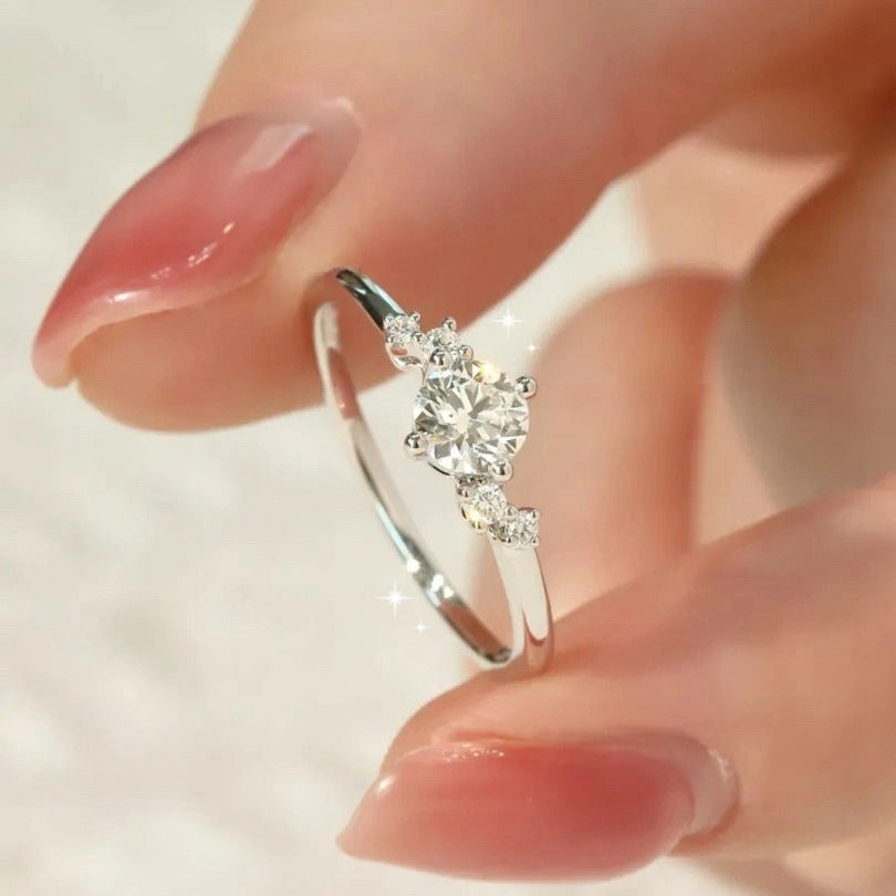 טבעת כסף אמיתי 925 בשילוב אבן מויסאנייט