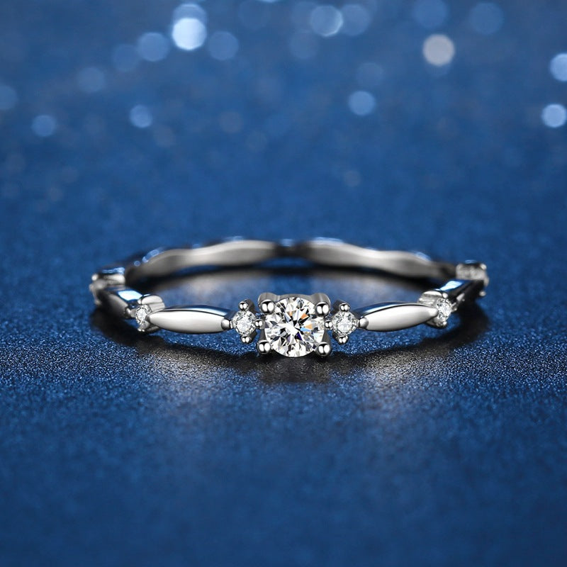 טבעת כסף אמיתי 925 בשילוב אבן מויסאנייט