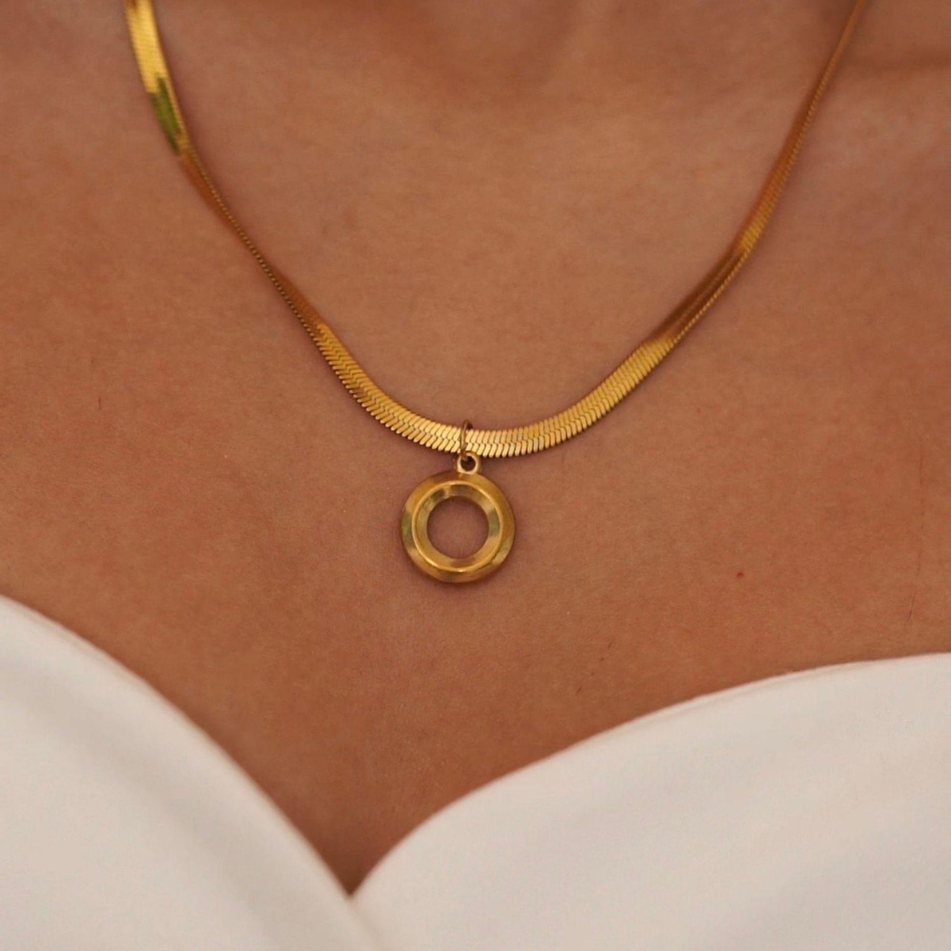 elegant stainless steel necklace for women