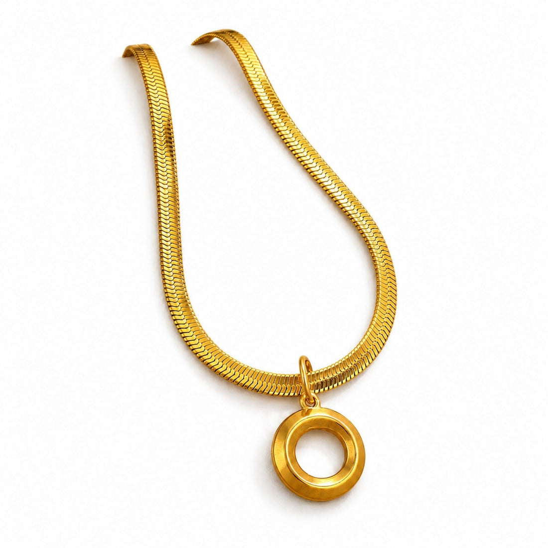 oria necklace with circle pendant